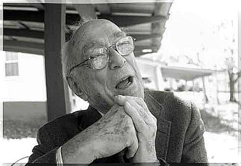 A black and white image of Jerome Bruner