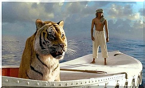 Pi in a boat with a tiger