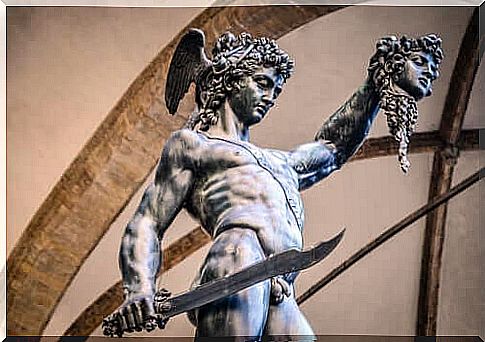 A statue of Perseus with the head of Medusa